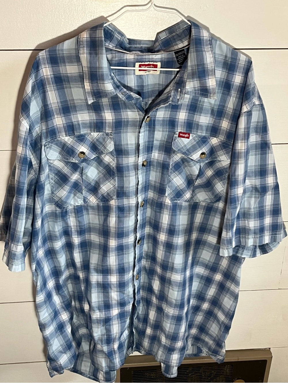 Wrangler Light and Navy Blue Plaid Short-Sleeve Button-Down Shirt